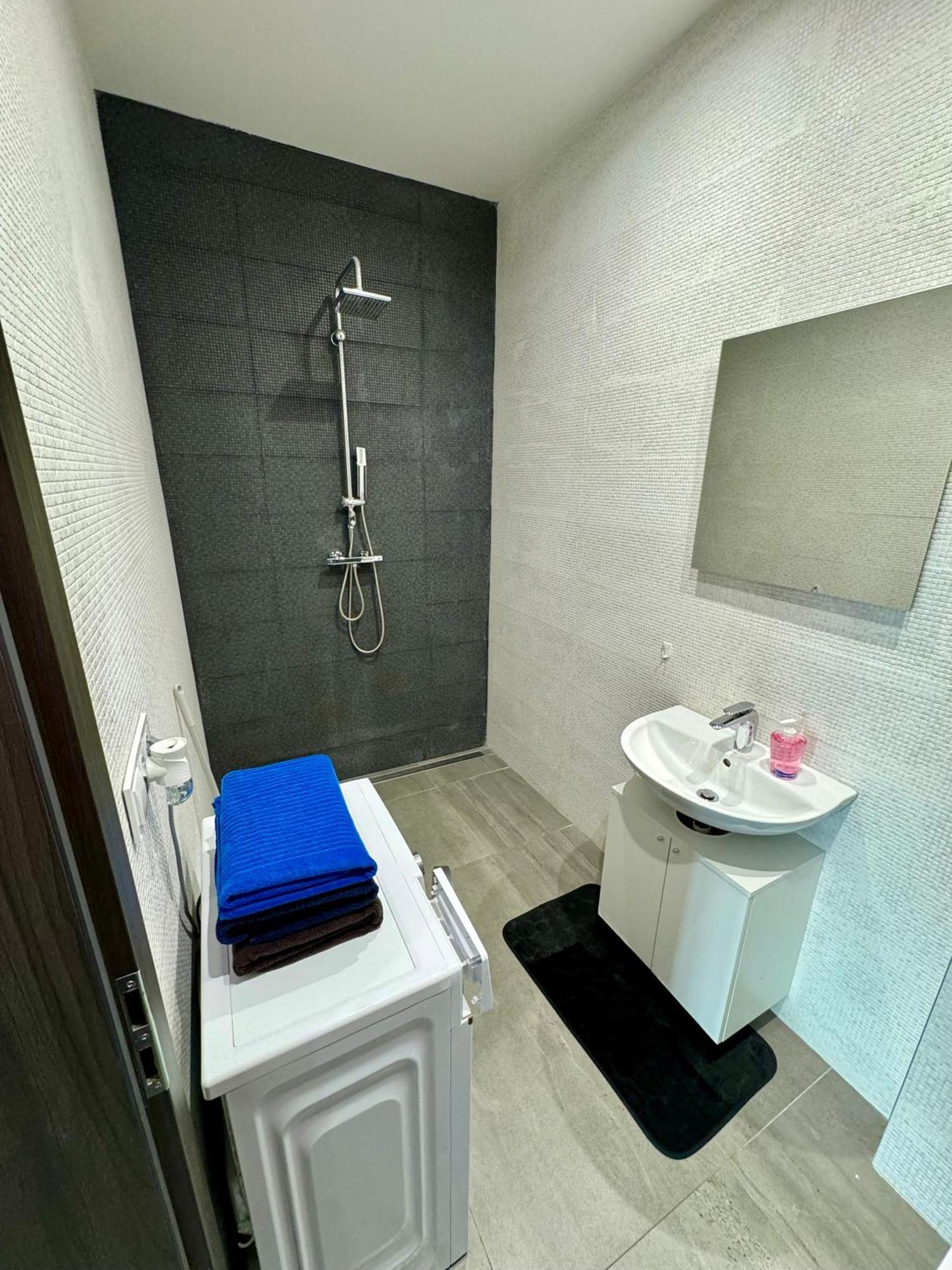 Apartment 2rooms 76m2 New Prag